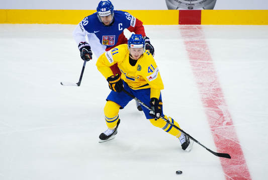 Tjeckiens Tomas Rolinek jagar Sveriges Gustav Nyquist