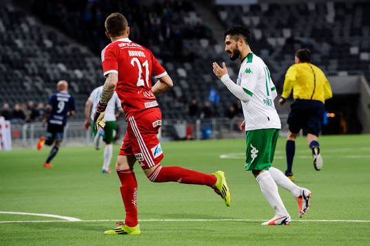 Hammarbys Pablo Piñones-Arce och Husqvarnas målvakt Zoran