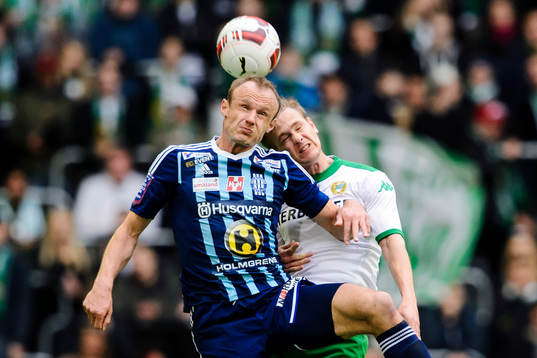 Husqvarnas Dragan Kapcevic och Hammarbys Erik Israelsson