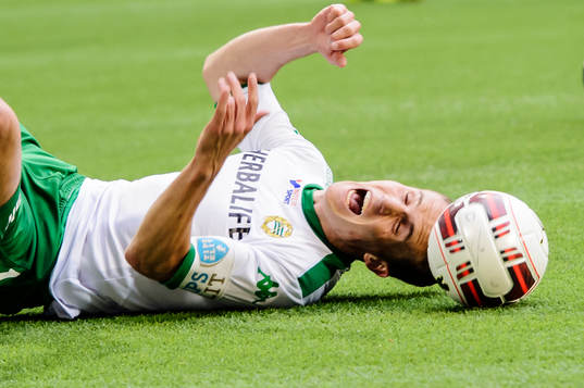 Hammarbys Fredrik Torsteinbø faller