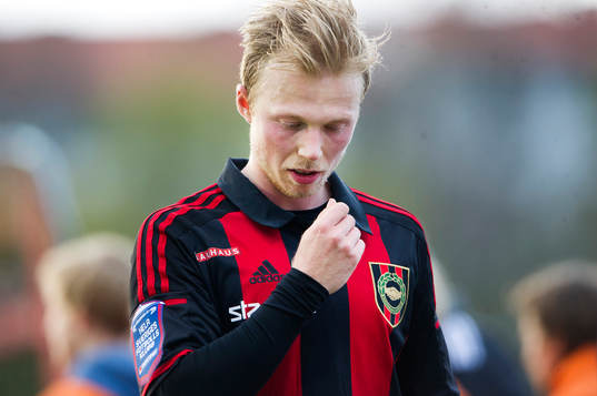 Brommapojkarnas Pontus Åsbrink deppar