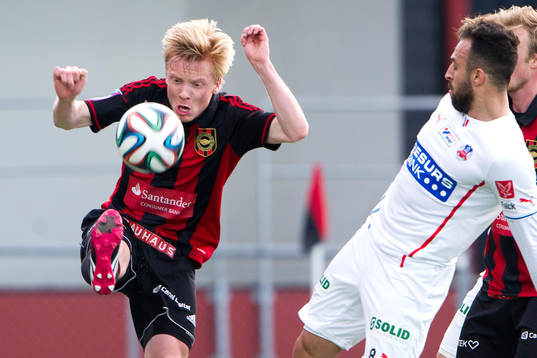 Brommapojkarnas Gustav Sandberg Magnusson mot Helsingborgs