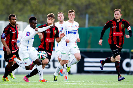 Helsingborgs David Accam och Alexander Achinioti Jönsson