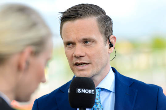 Jon Persson, expert på Cmore, innan fotbollsmatchen i