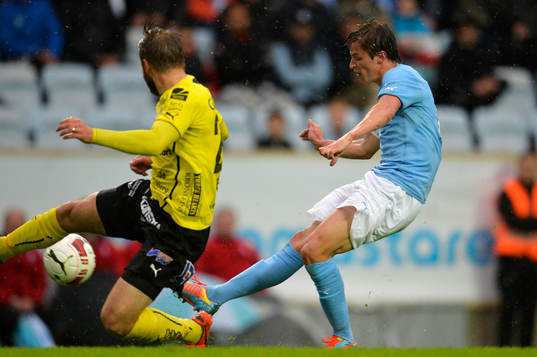 Malmö FFs Simon Thern och Halmstads Jesper Westerberg
