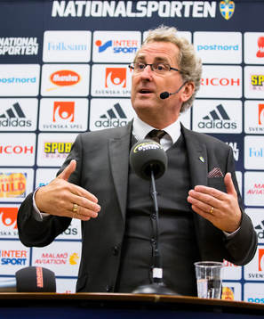 Sveriges förbundskapten Erik Hamrén presenterar