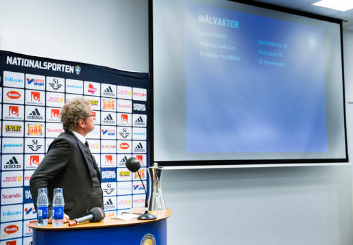 Sveriges förbundskapten Erik Hamrén presenterar