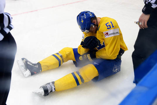 Sveriges Jonas Ahnelöv blev skadad