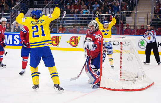 Sveriges Jimmie Ericsson och Oscar Möller jublar