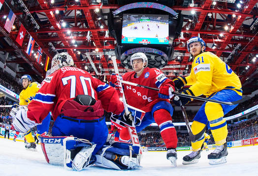 Norges målvakt Steffen Söberg och Henrik Ödegaard