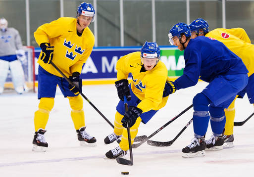 Simon Hjalmarsson på Sveriges träning