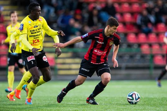 Mjällbys Gbenga Arokoyo och Brommapojkarnas Mauricio