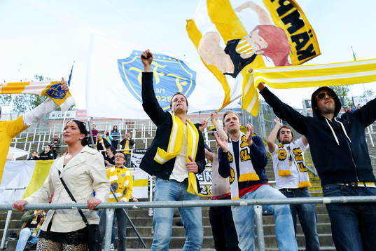 Falkenbergs supporters jublar