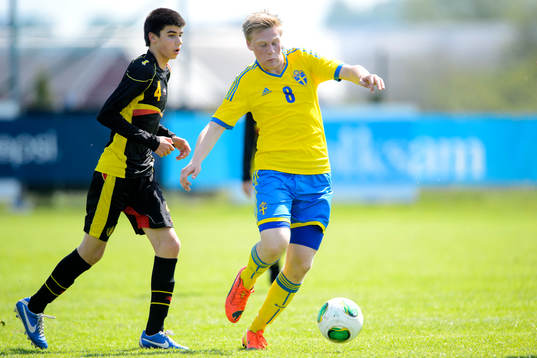 Belgiens Thibault Desmet jagar Sveriges Alexander Arvidsson