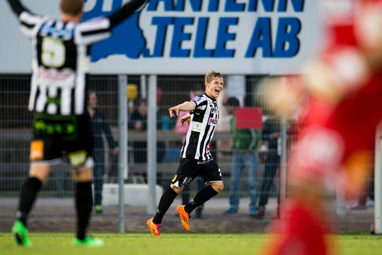 Landskronas Erik Andersson jublar