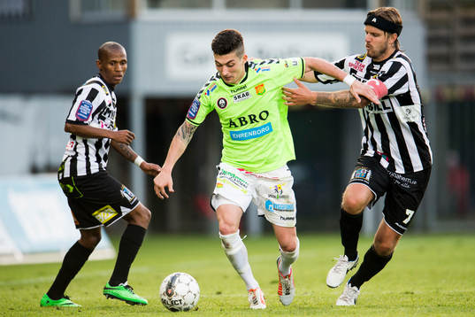GAIS Petri Zhubi tar sig förbi Landskronas Amethyst
