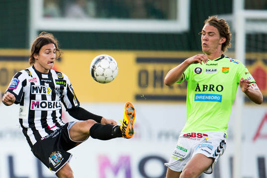 Landskronas Enis Ahmetovic och GAIS Fredrik Jonsson