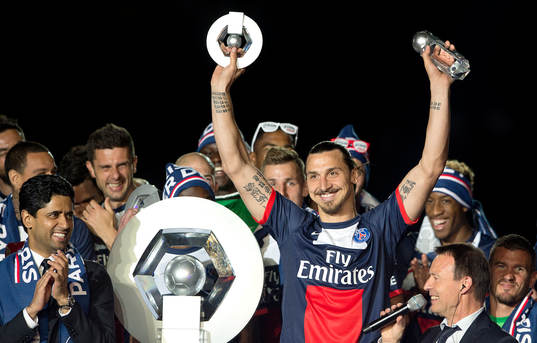 Zlatan Ibrahimovic och övriga spelare i Paris Saint