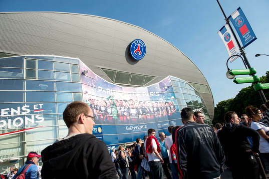 Parc des Princes innan en fotbollsmatch i Ligue 1 mellan