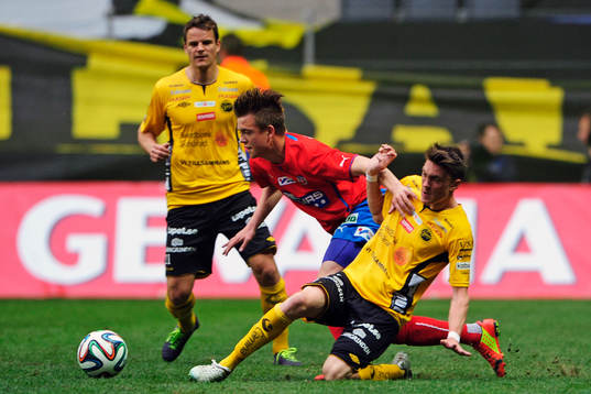 Helsingborgs Alexander Achinioti Jönsson  och Elfsborgs