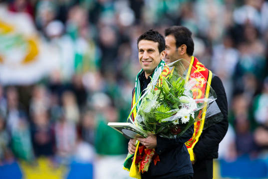 Suleyman Sleyman avtackas av representanter från Syrianska