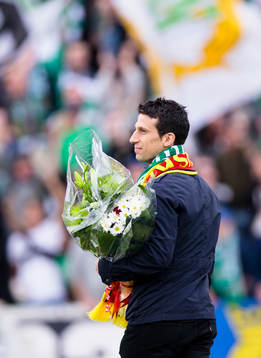 Suleyman Sleyman avtackas av representanter från Syrianska