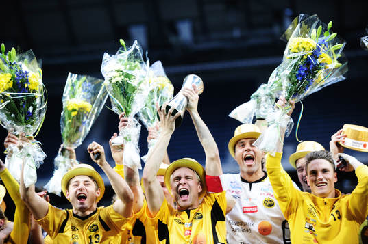 Elfsborgs Johan Larsson jublar