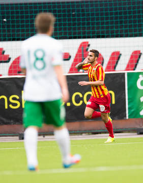 Syrianskas Charbel George firar 1-0 målet mot Hammarbys