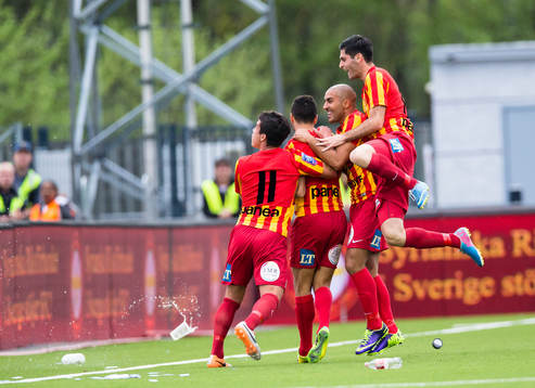 Syrianskas Charbel George firar 1-0 målet mot Hammarbys