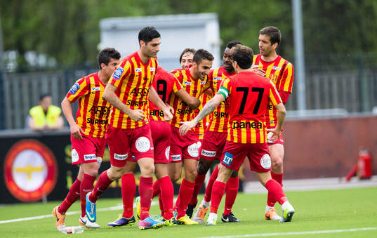 Syrianskas Charbel George firar 1-0 målet mot Hammarbys