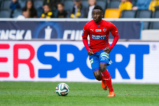 Helsingborgs David Accam med bollen