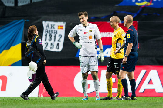 Elfsborgs målvakt Kevin Stuhr-Ellegaard tvingas bryta