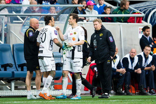 Elfsborgs målvakt Abbas Hassan byter av målvakt Kevin