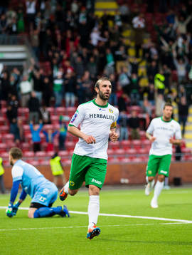 Hammarbys Kennedy Bakircioglü  gör 2-4 bakom Syrianskas