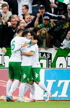 Hammarbys Pablo Piñones-Arce gratuleras av Marko