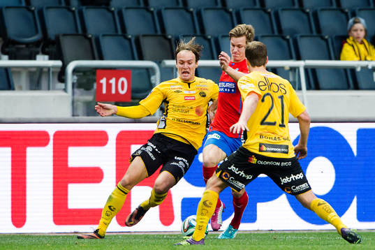 Elfsborgs Viktor Prodell och Henning Hauger utmanar