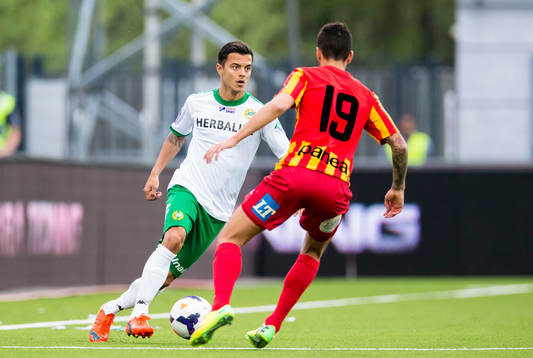 Hammarbys Michael Timisela utmanar Syrianskas Charbel George
