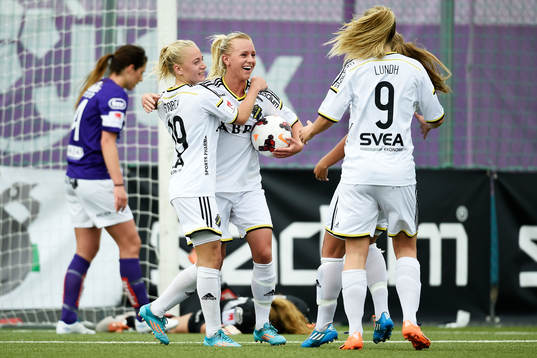 AIKs Sarah Fredriksson jublar