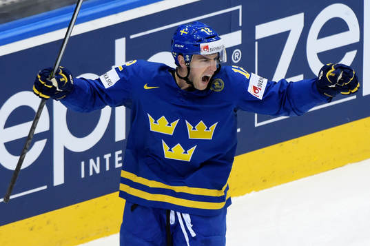 Sveriges Joakim Lindström jublar