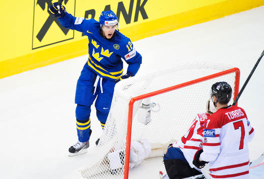Sveriges Joakim Lindström jublar