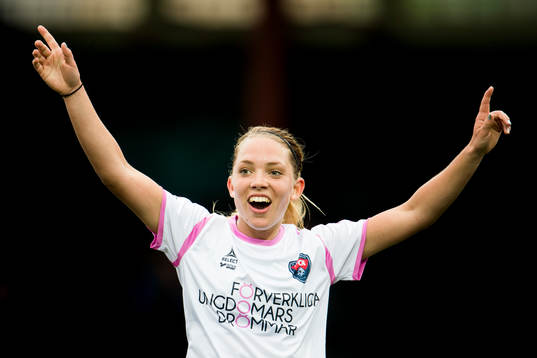 Rosengårds Elin Rubensson jublar