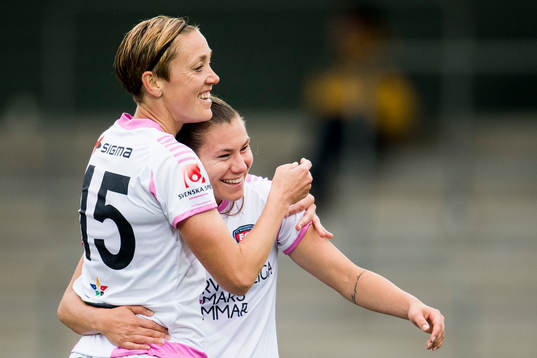 Rosengårds Therese Sjögran (tv) jublar