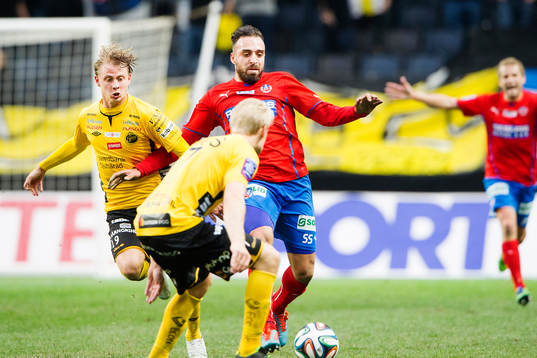 Elfsborgs Simon Hedlund utmanar Helsingborgs Abdul Khalili