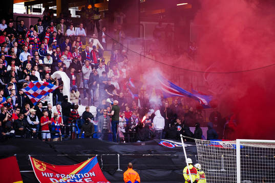 Helsingborgs klack tänkder rökbomber
