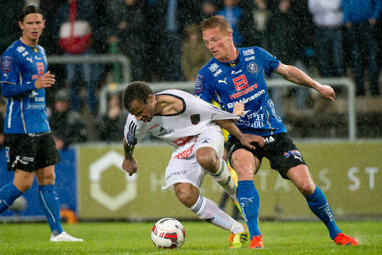 Halmstads Gudjón Baldvinsson drar i trojan Brommapojkarnas