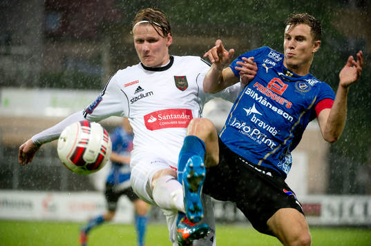 Brommapojkarnas Victor Söderström och Halmstads Richard