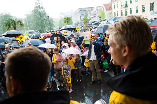 Glada Boråsare då Borås stad hyllande Elfsborgs spelare
