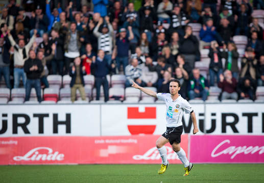 Örebros Nordin Gerzic och publiken jublar