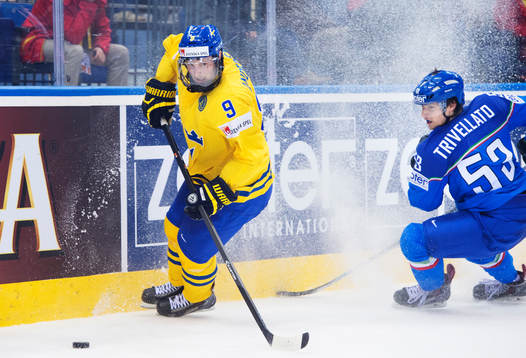 Sveriges Niclas Andersén lurar Italiens Alex Trivellato