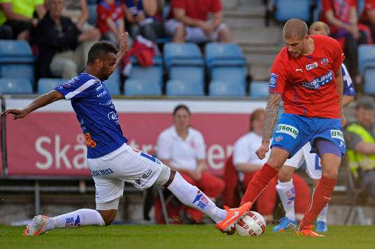 Helsingborgs Robin Simovic och Åtvidabergs Alberis Sérigo
